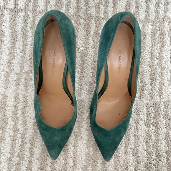 Banana Republic sued heels - Picture 2 of 11